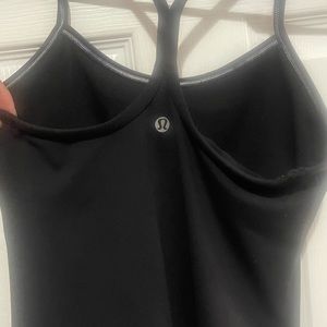 Lululemon black top